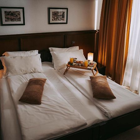 Hotel & Restaurant Sofia سوسفيتا المظهر الخارجي الصورة