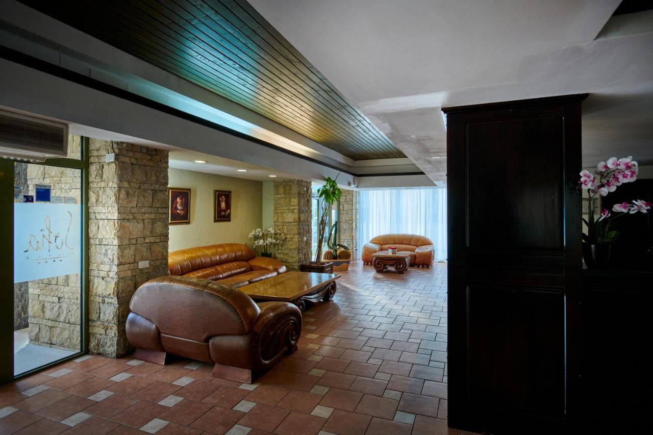 Hotel & Restaurant Sofia سوسفيتا المظهر الخارجي الصورة