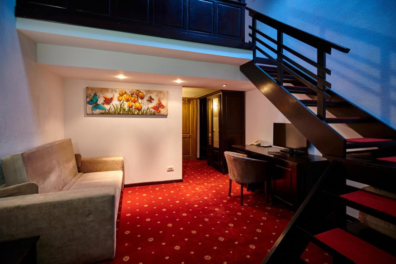 Hotel & Restaurant Sofia سوسفيتا المظهر الخارجي الصورة